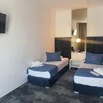 Mirage فندق
