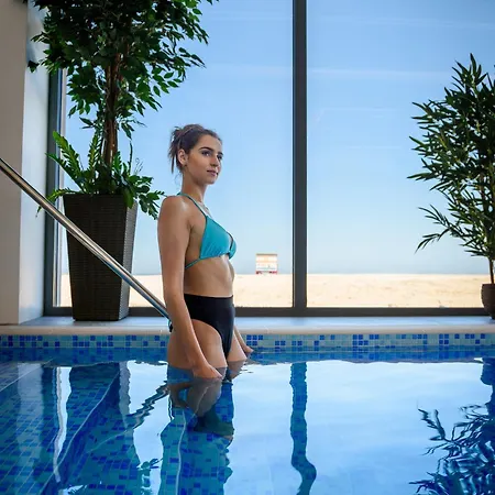 Mirage Hotell 4*